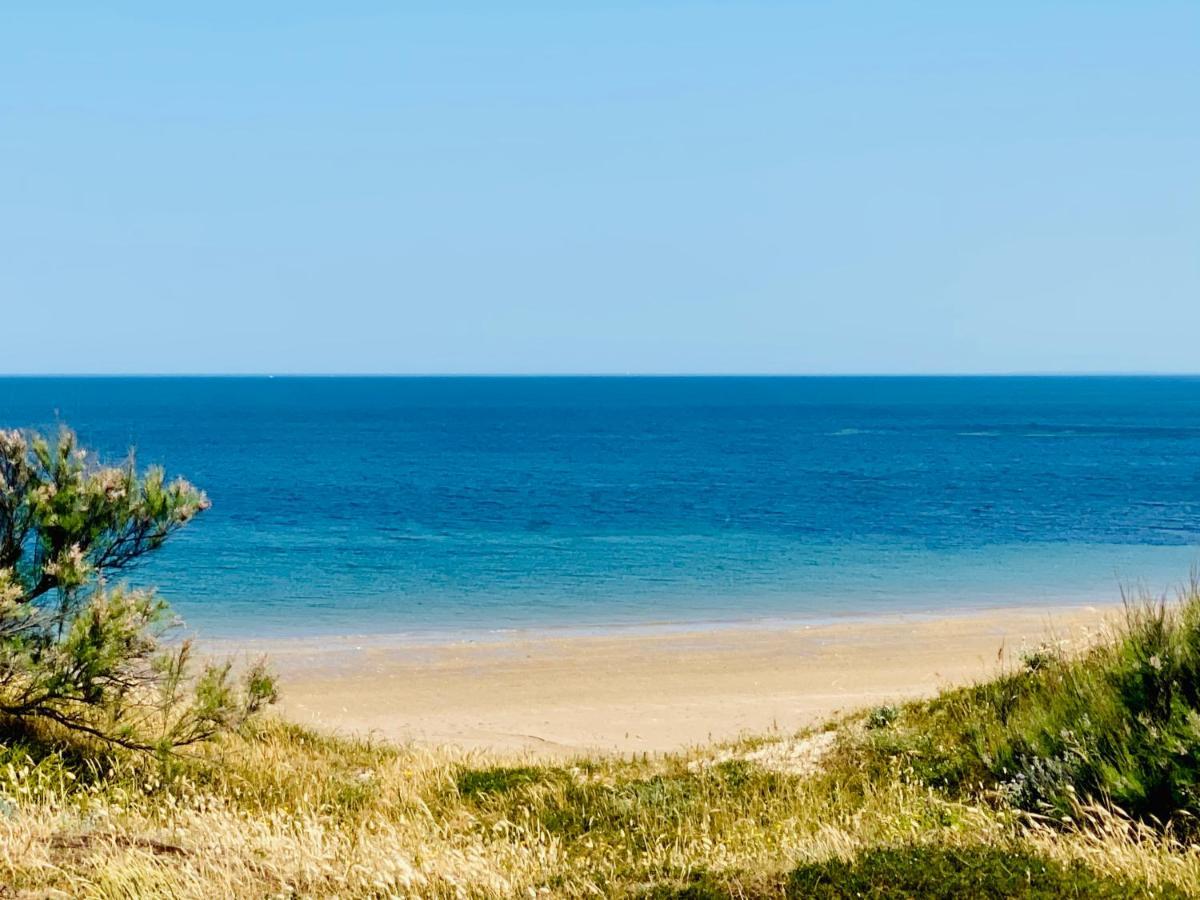 Charming House Close To The Plage Des Huttes Chaucre Exterior photo